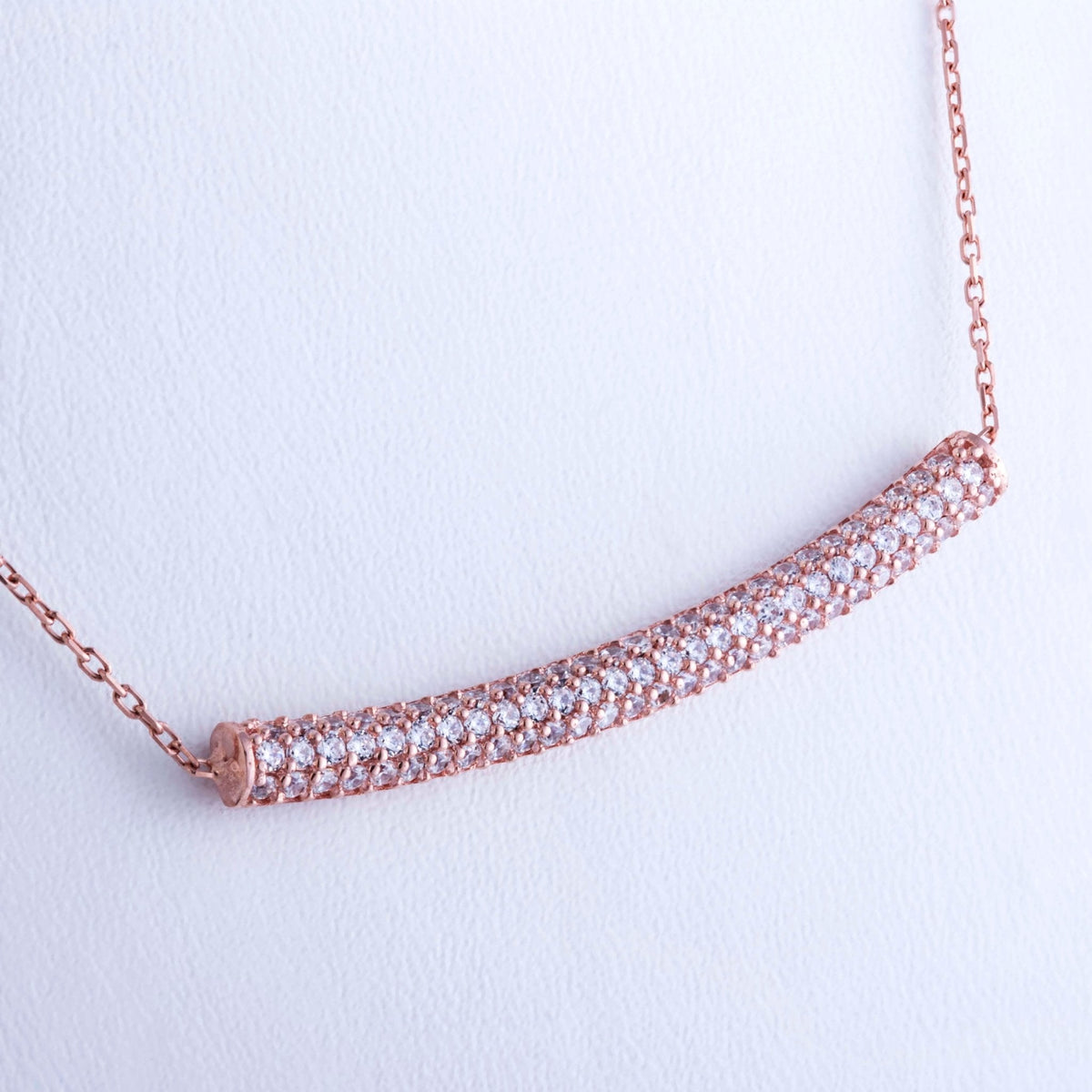 Curved Bar Necklace - amoriumjewelry